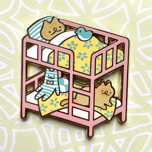 Bunk bed Cats Pin Club